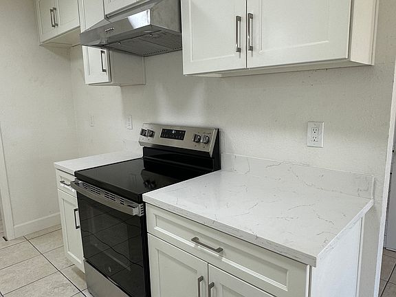 4th image of 7329 Kelley Dr