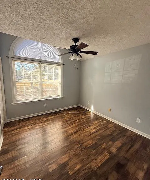 200 Commons Ct — Photo 7