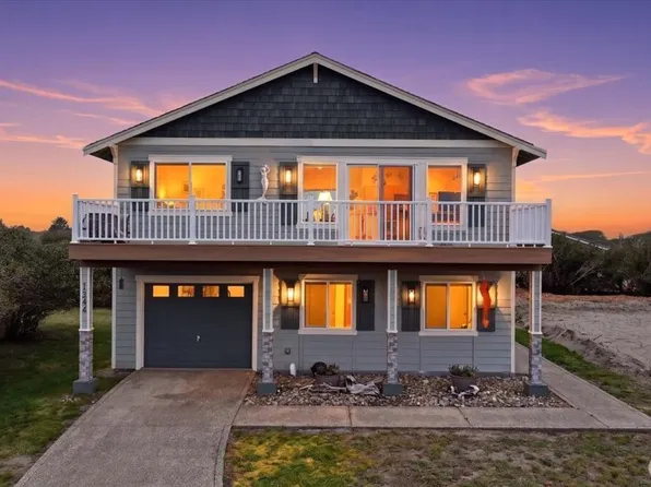 1244 Camero Loop SW, Ocean Shores, WA 98569
