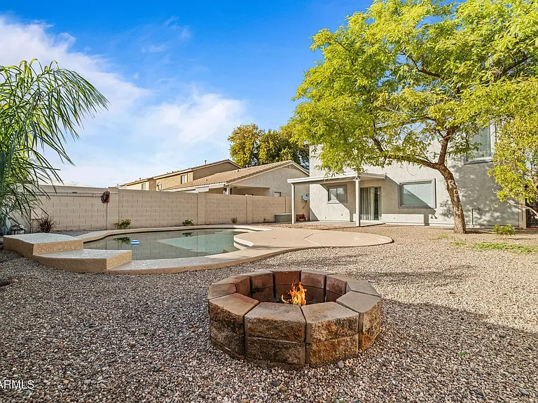 1657 E Anastasia St — Photo 3