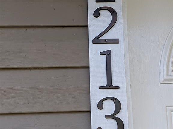 3rd image of 1213 Greenbrier Dr