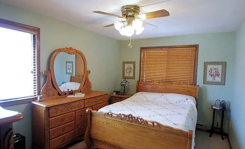 2 bed, 1075 sqft, $1,400 — Photo 2