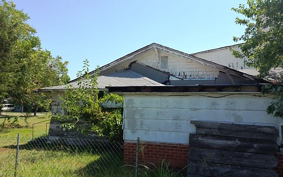 4th image of 322 S Canard St