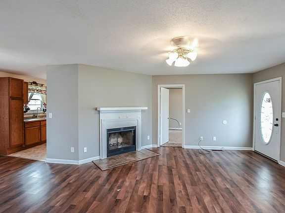5th image of 415 Kelsey Dr