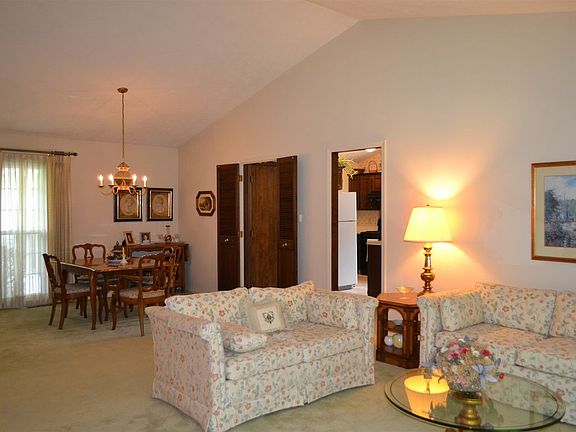 5th image of 1833 Kenilworth Dr