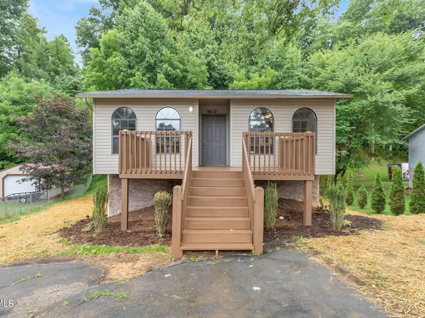3612 Ian Dr, Johnson City, TN 37604