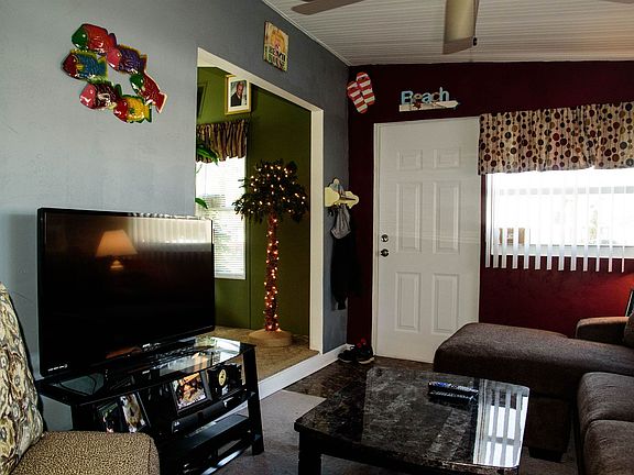 5th image of 2385 Madrid Dr