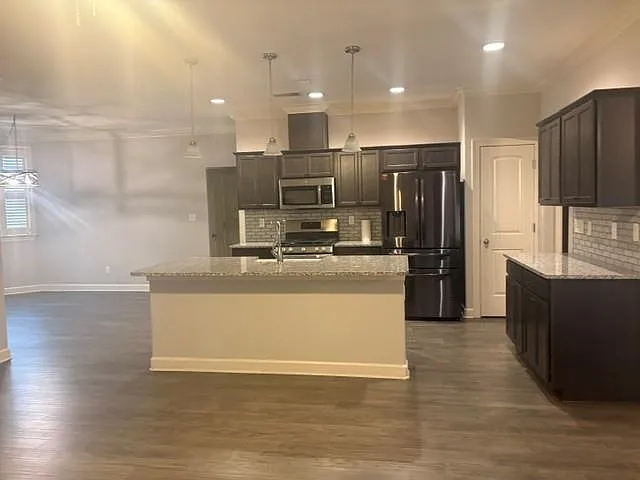 5 bed, 3.0 bath, 2599 sqft, $2,850 — Photo 4