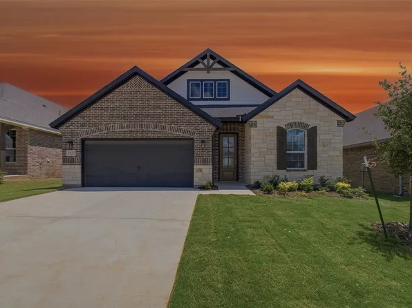 3522 Helena St, Gainesville, TX 76240