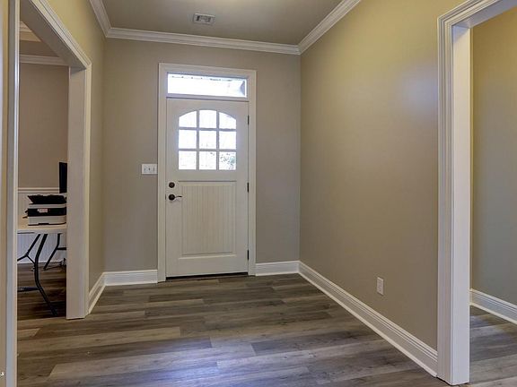 4th image of 202 Cricklade Ct