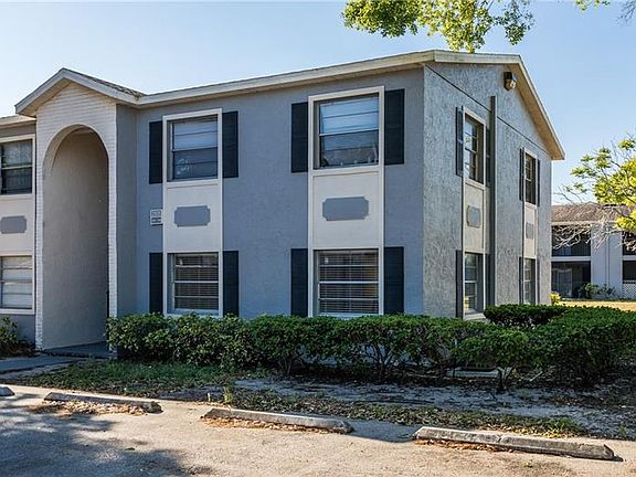 2nd image of 2555 N Alafaya Trl APT 107