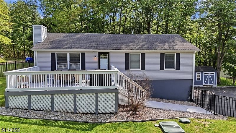 1st image of 66 Ridgeway Ave