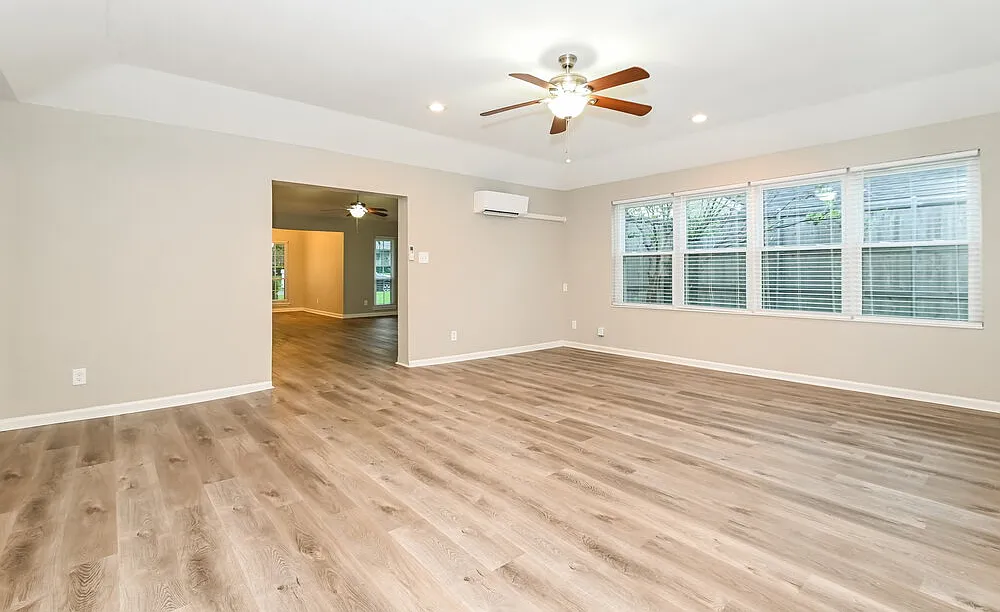 3 bed, 2.0 bath, 2053 sqft, $2,490 — Photo 3