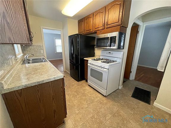 2nd image of 2328 108th St