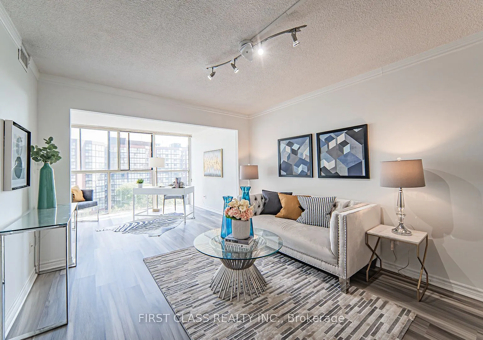 3 bed, $2,900 — Photo 1