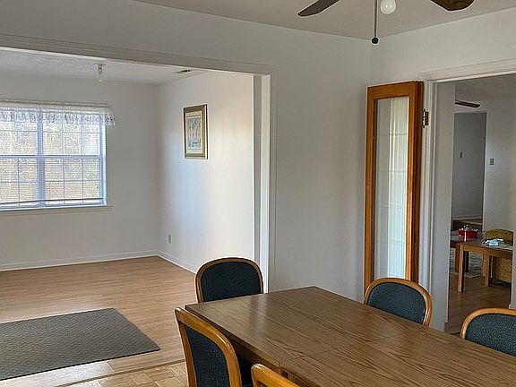 4th image of 102 Kentucky Dr