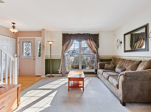 3rd image of 10730 Great Plaines Dr