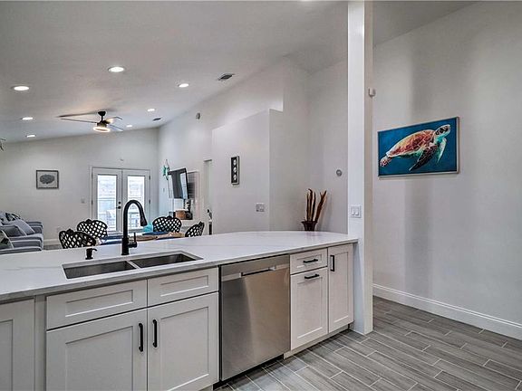 5th image of 173 Cabrillo Ln