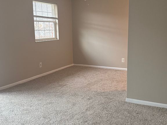 2nd image of 4423 Duxbury Ln APT 127