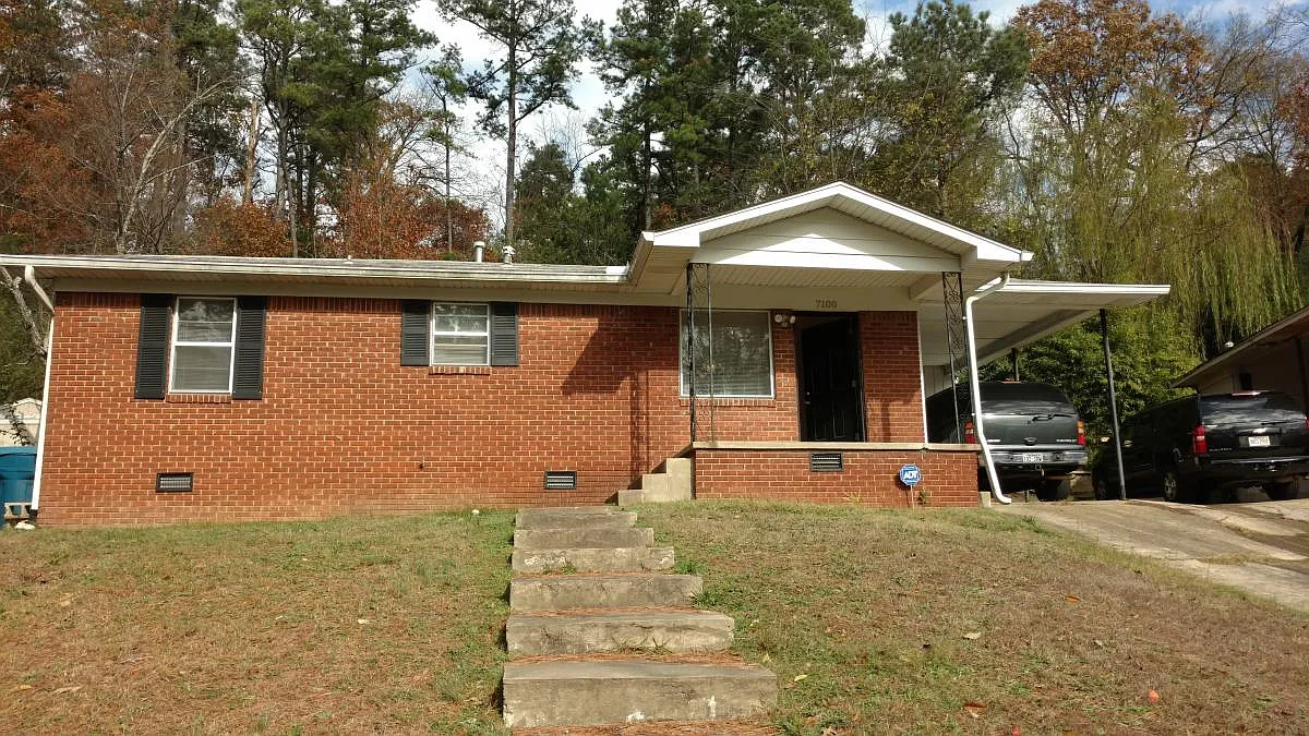 3 bed, 1016 sqft, $1,300 — Photo 2