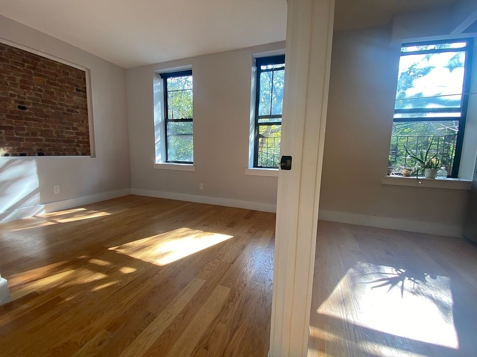 1st image of 11-05 36th Ave #2