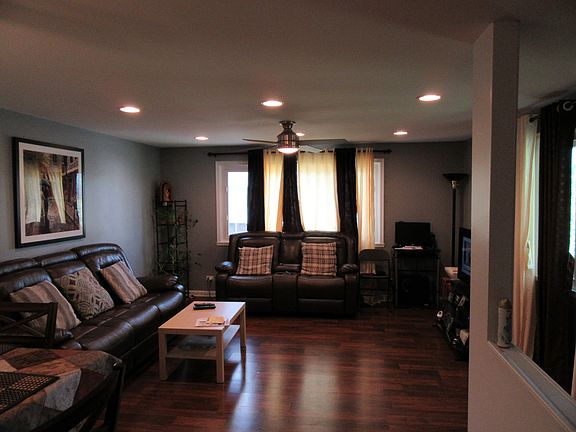 3rd image of 1423 Ellisville Ln #1423