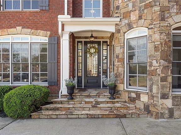 2nd image of 2660 Pete Shaw Rd