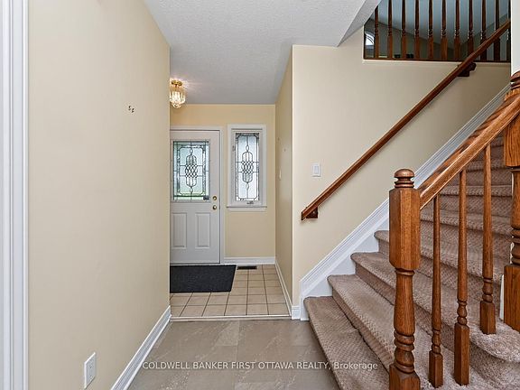 4th image of 30 Rideaucrest Dr