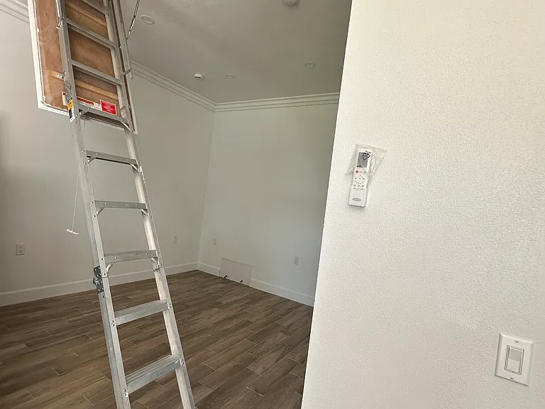 2556 E 220th St #1/2 — Photo 12