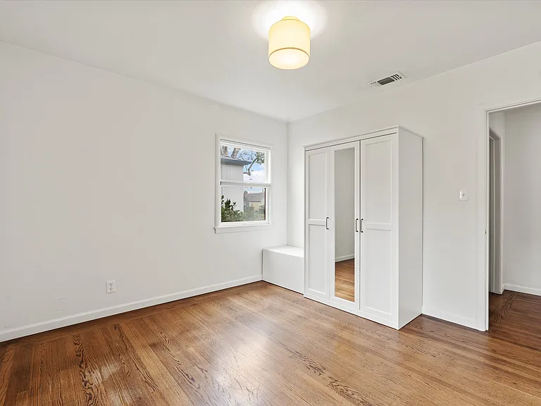 2225 9th Ave — Photo 14