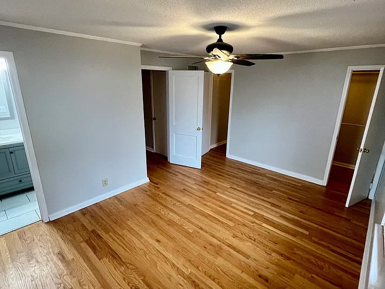 Bedroom 2 (Master)