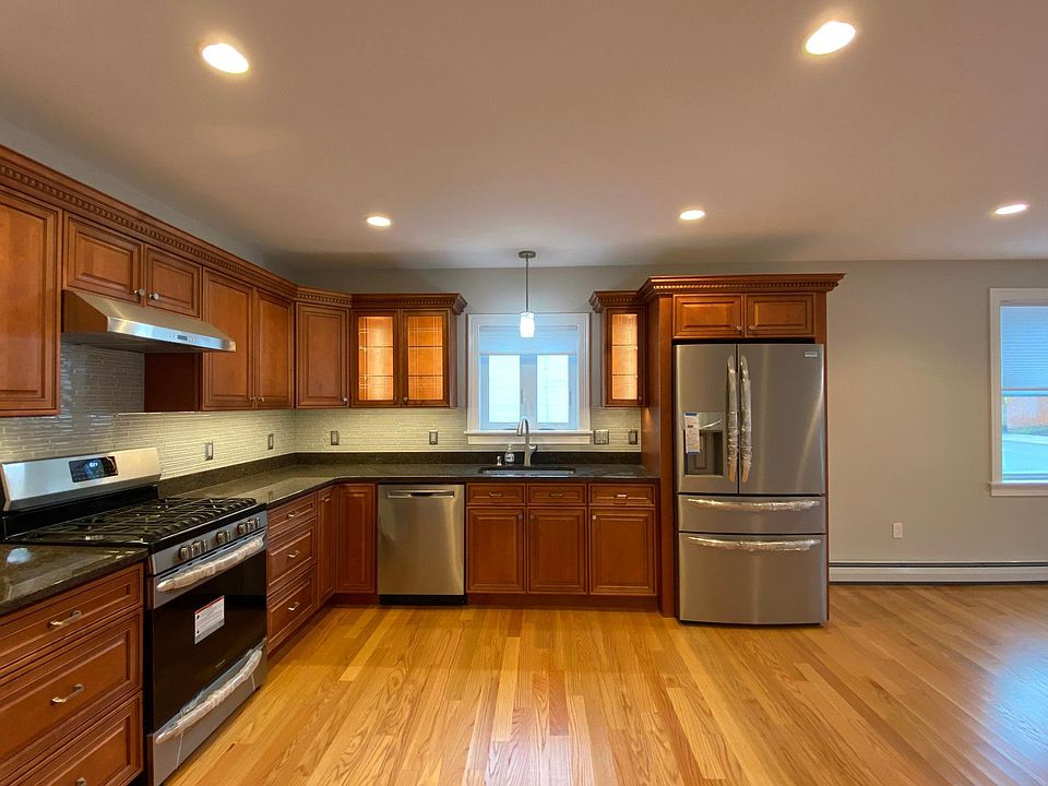 1st image of 27 Elm St #1