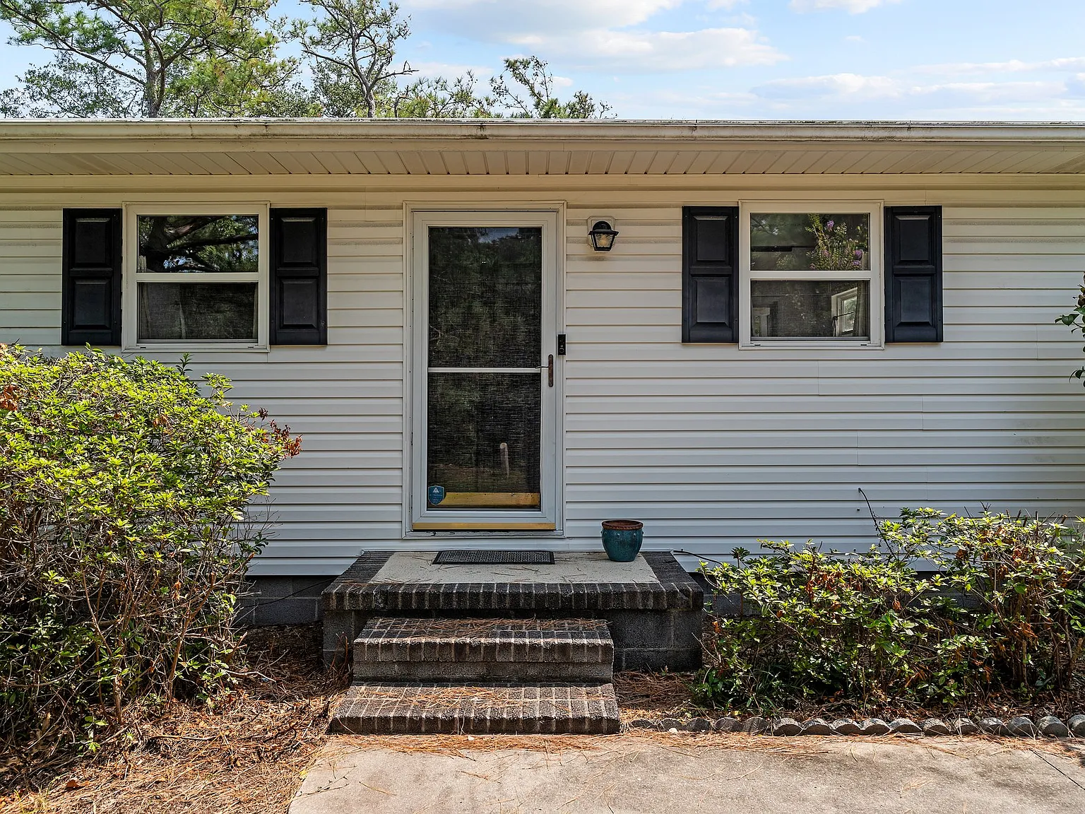 2 bed, 985 sqft, $1,950 — Photo 2