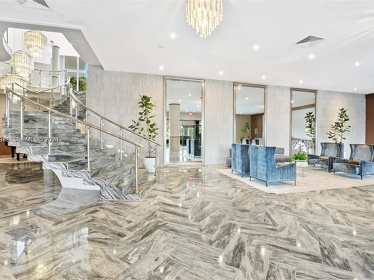 5401 Collins Ave #807 — Photo 33