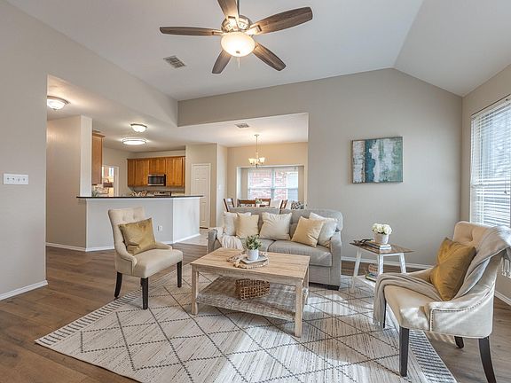 4th image of 9618 Glenshee Dr
