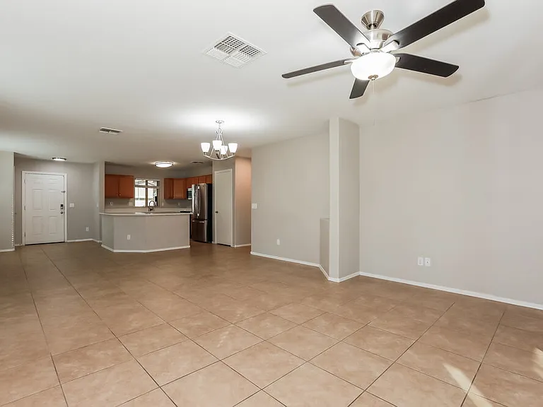 2541 S De Soto Rd — Photo 3