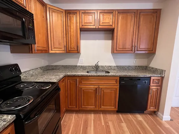 (undisclosed Address), Needham Heights, MA 02494