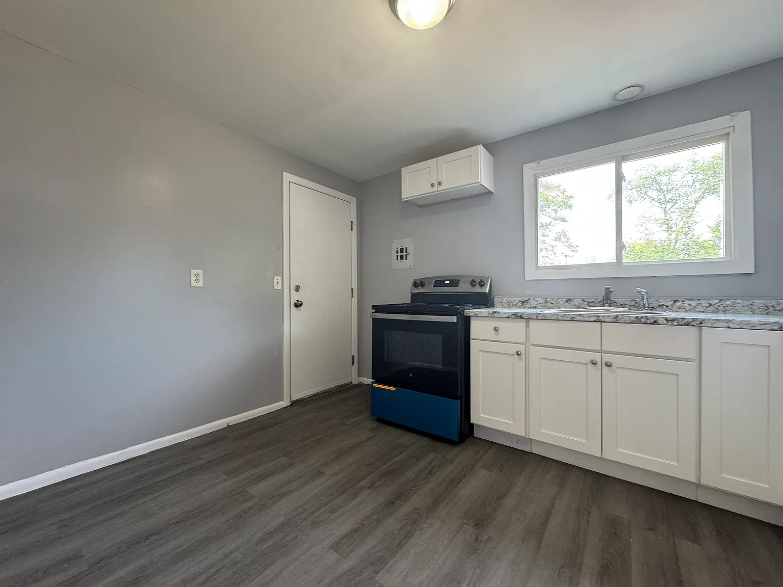 2 bed, 900 sqft, $1,595 — Photo 2