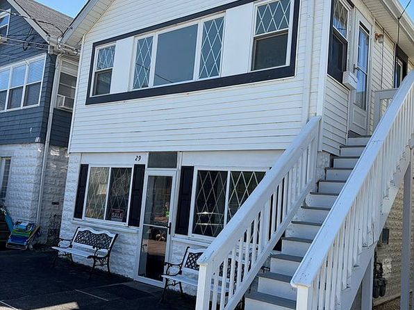 29 L St