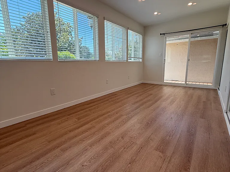 1162 Panorama Dr — Photo 11