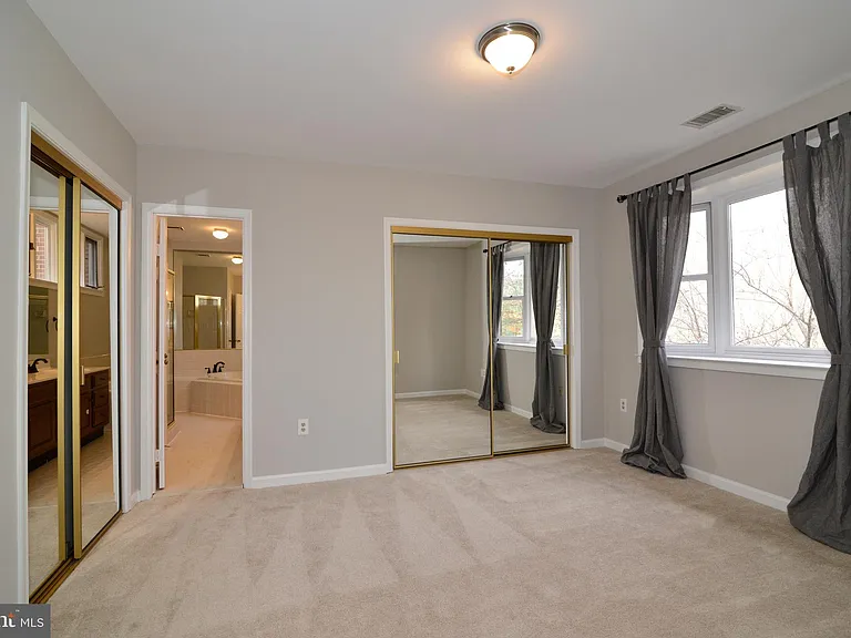 10200 Aspen Willow Dr — Photo 27