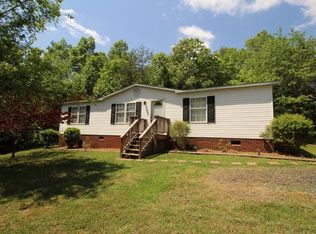 1040 Freddie Dr, Walnut Cove, NC 27052