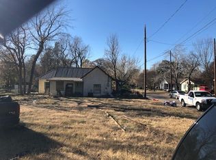 355 14th St NW, Paris, TX 75460