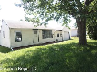 1121 11th St, Silvis, IL 61282