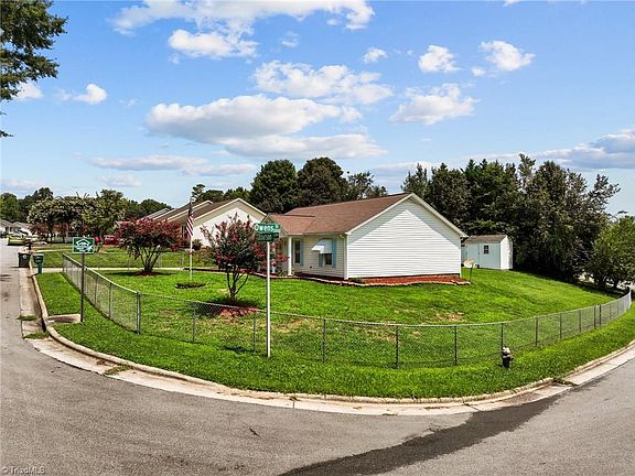 3rd image of 3400 Dickerson Ln