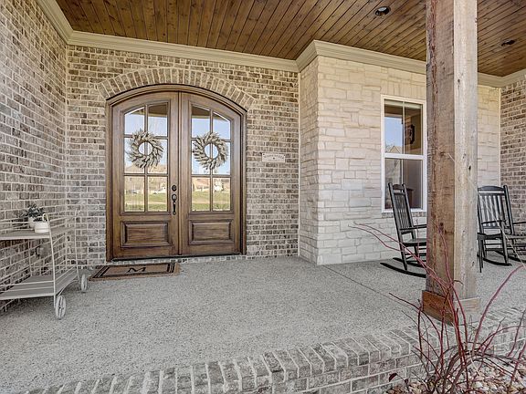 4th image of 1049 Lawson Ln