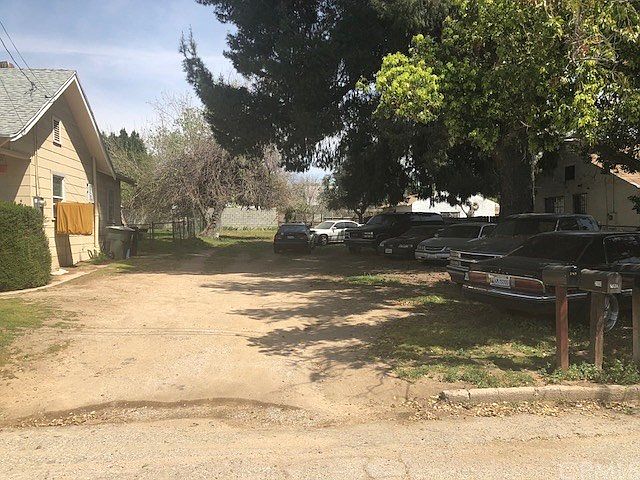 1st image of 2137 La Verne Ave