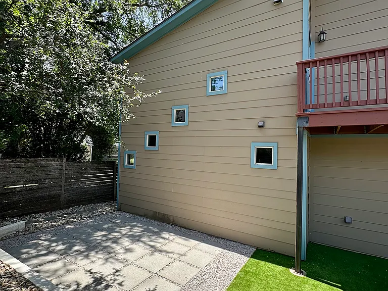 5300 Samuel Huston Ave #B — Photo 4