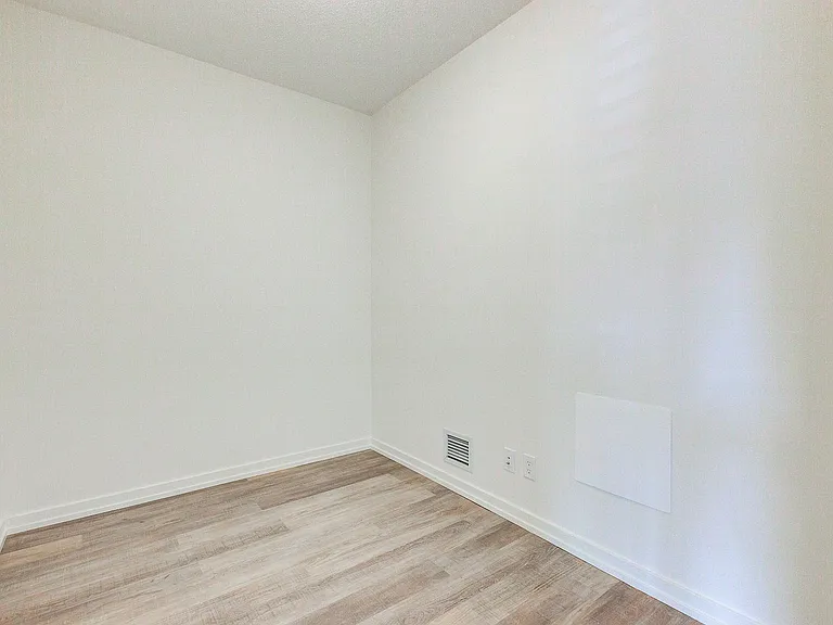 450 8th Ave SE #501 — Photo 9