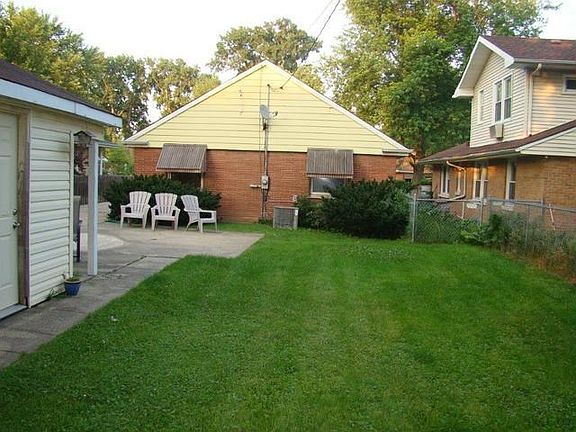 4th image of 922 Newcastle Ave